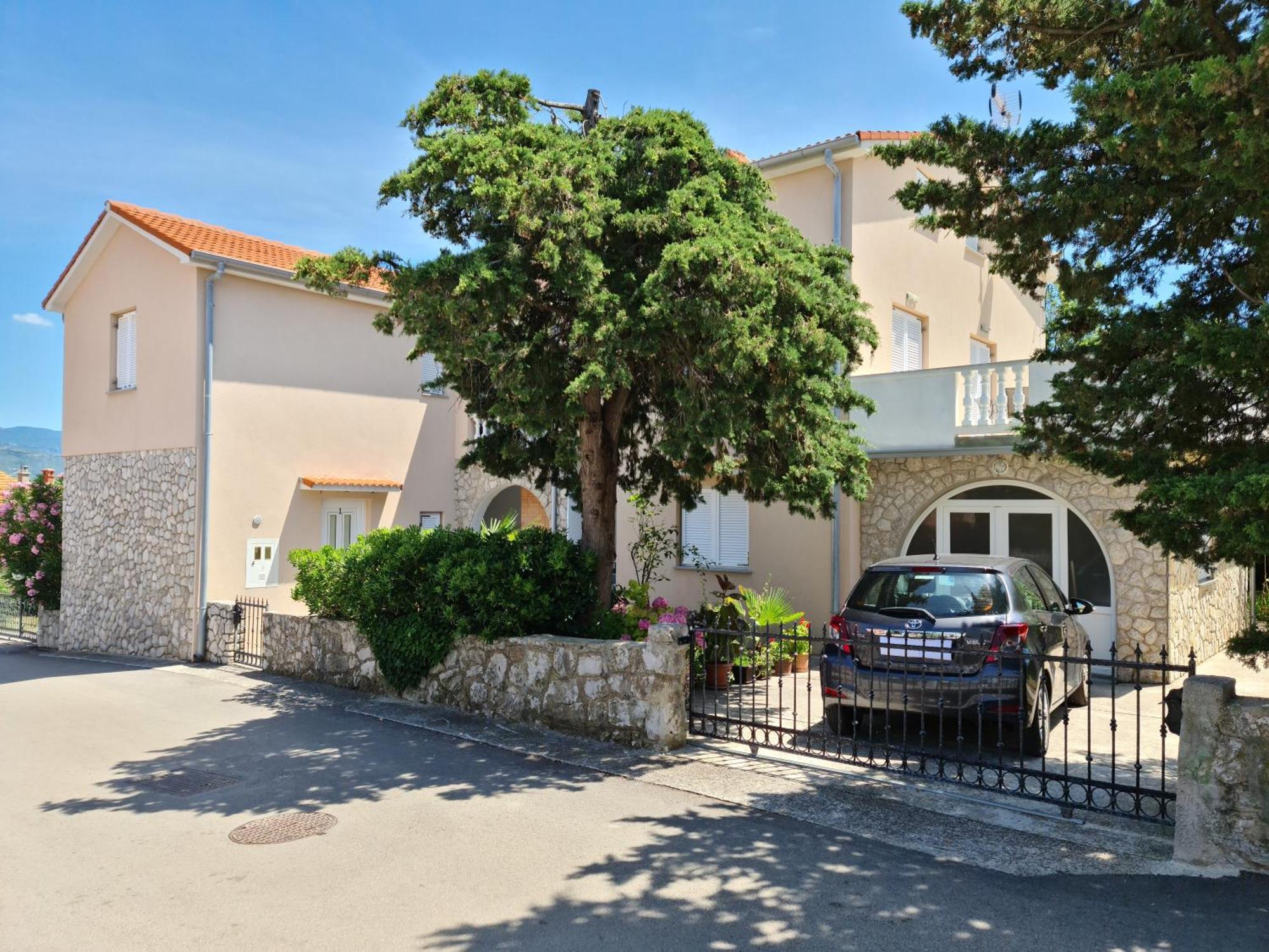 Apartments Mihalic Šilo Buitenkant foto