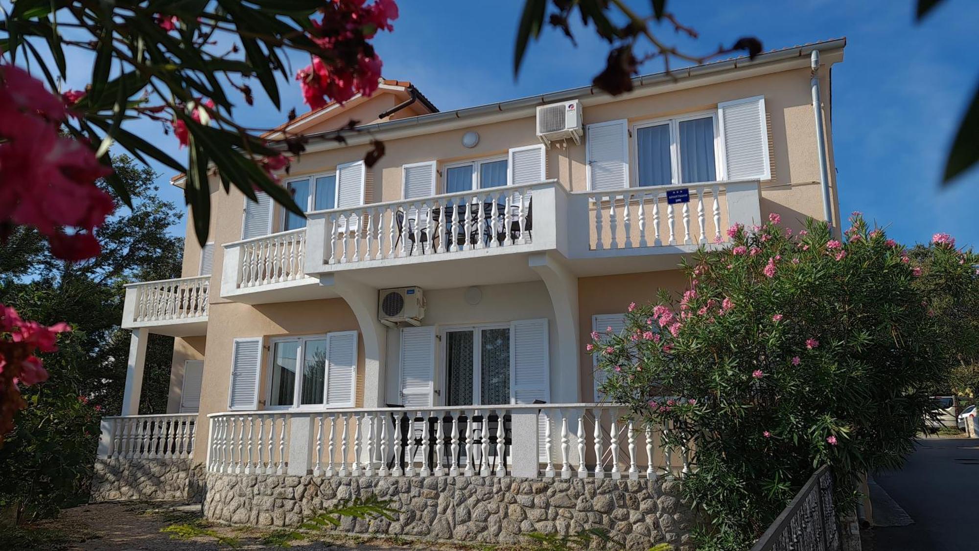 Apartments Mihalic Šilo Buitenkant foto