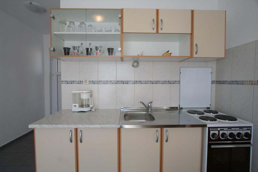 Apartments Mihalic Šilo Buitenkant foto