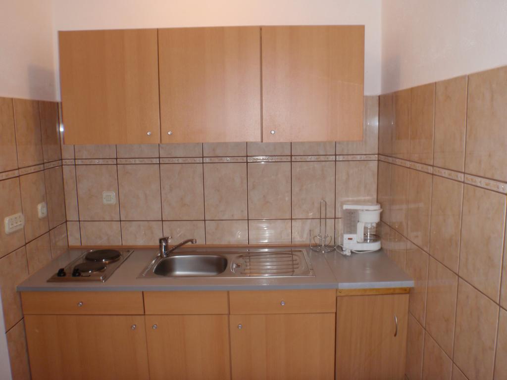 Apartments Mihalic Šilo Buitenkant foto