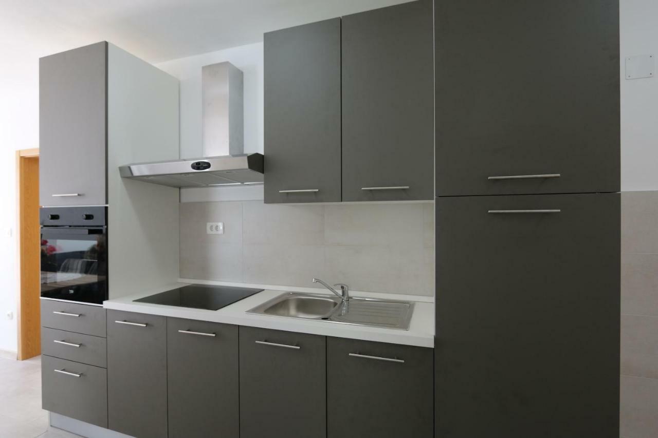 Apartments Mihalic Šilo Buitenkant foto